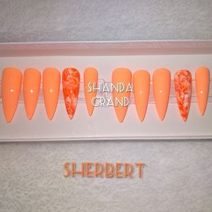 Lux Press-On Nail Set (Stilleto Shape)